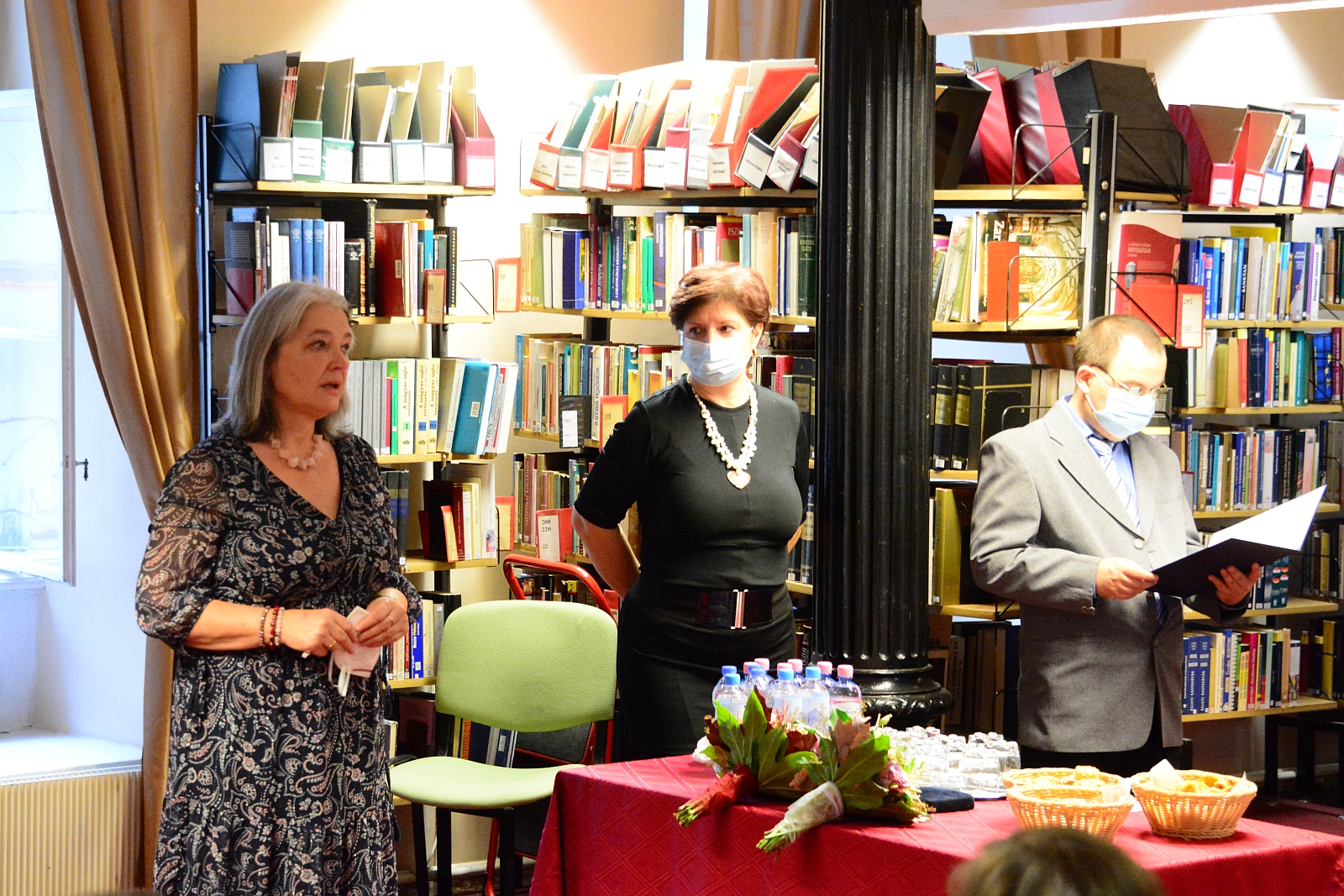 Elismerések a könyvtáros munkáért